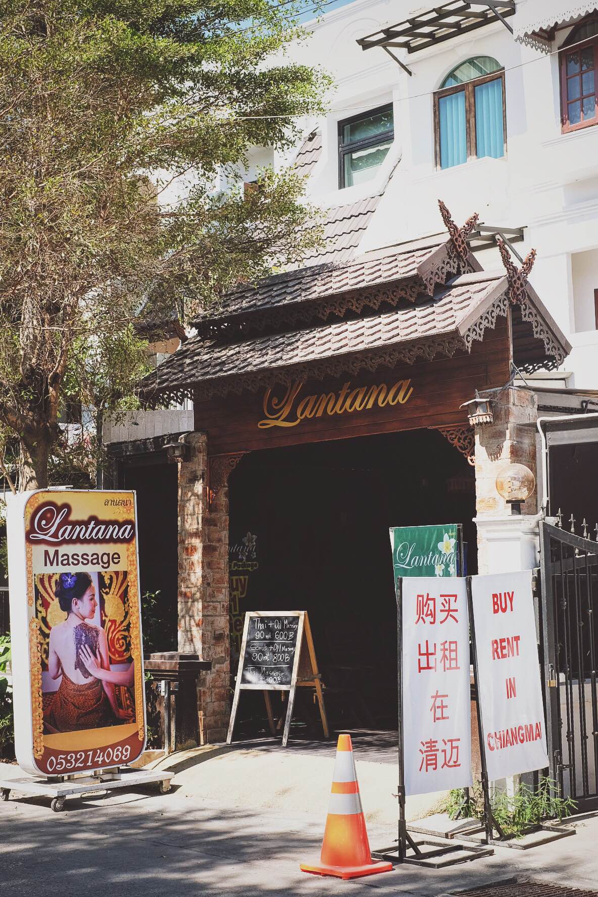 Tired? Have a massage, this spa is so full with mostly Chinese tourists you need to book in advance.