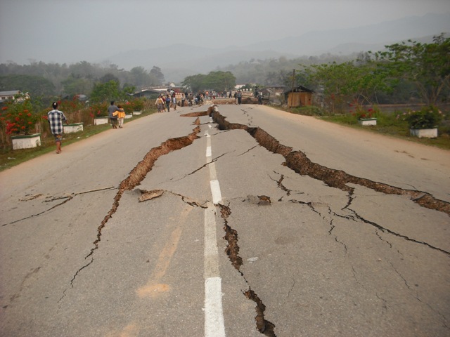 VOA_Burma_earthquake_damages03_25Mar11