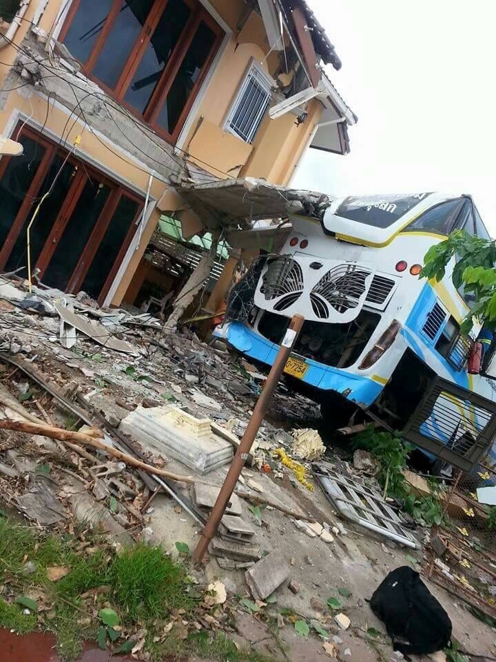 bus crash 2
