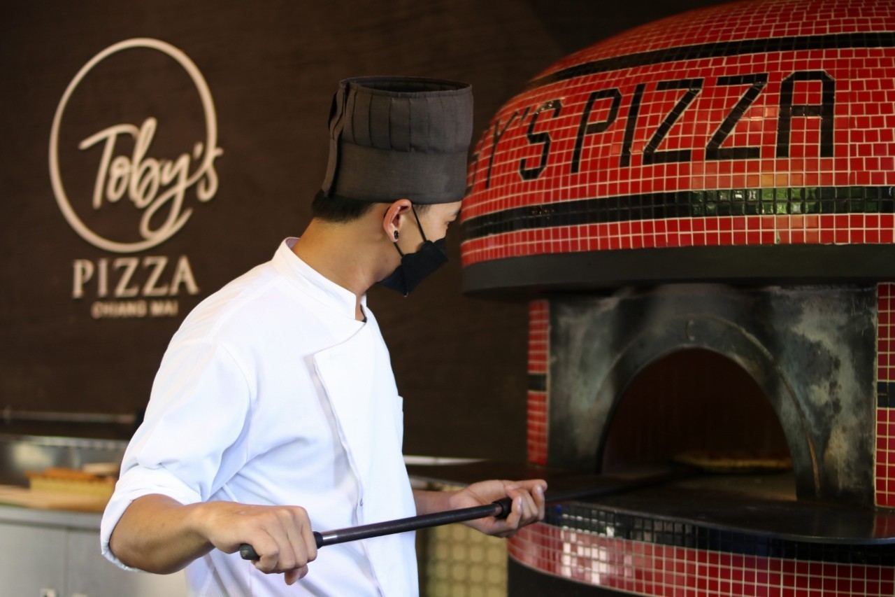 Café de Oasis & Toby's Pizza รื่นรมย์ใต้ร่มเงาแมกไม้ กับเครื่องดื่มแก้ว ...